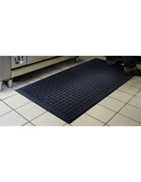 Self-Draining Nitrile Rubber Mat, 8mm thick - 